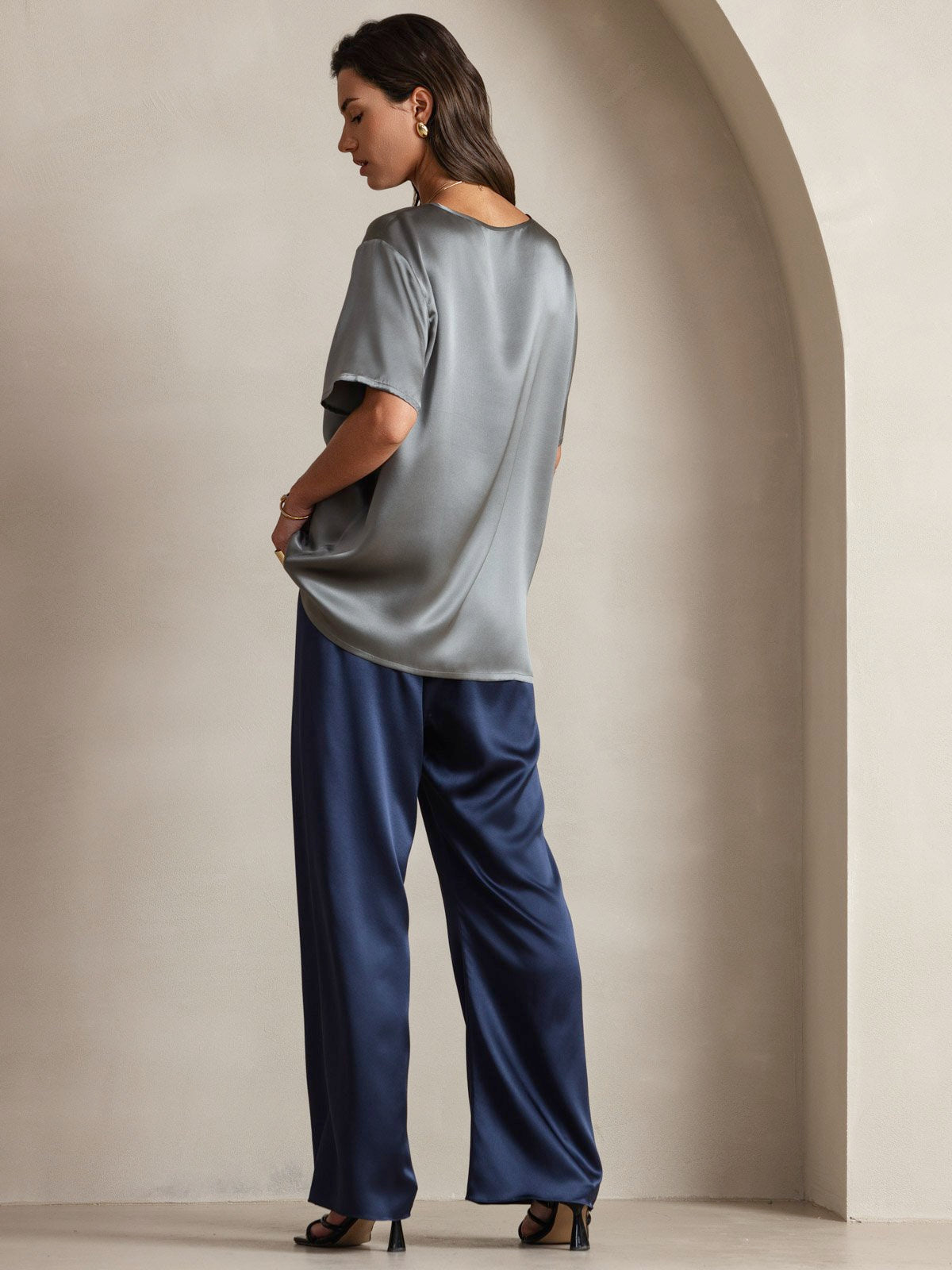 [Dark Gray] Woman wearing a pure silk short sleeve round neck T-shirt with navy silk pants 002
