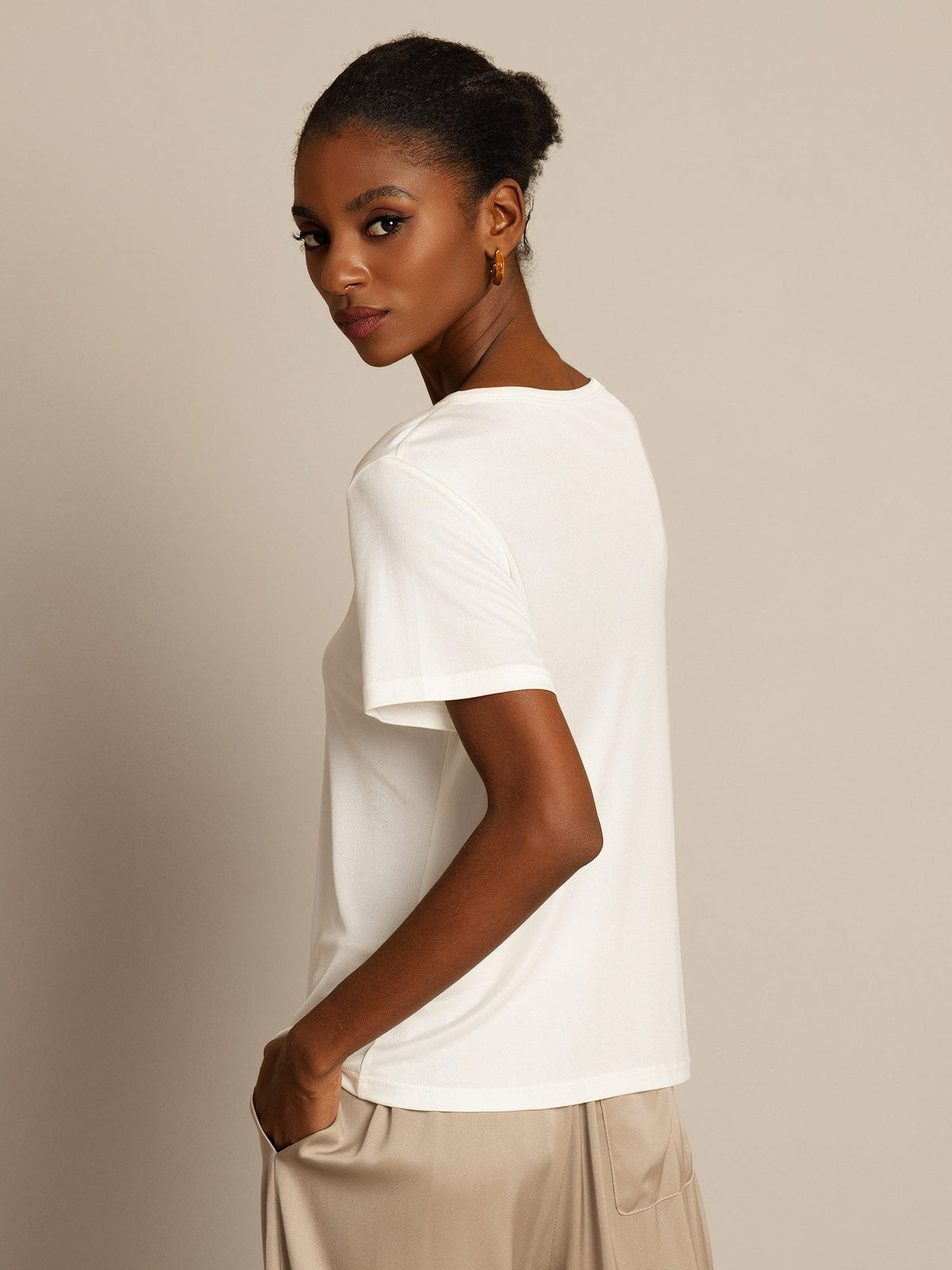 [White] SilkSilky  Short Sleeve Round Neck Women's T-Shirt 002