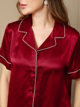 [Wine] Collar detail of silk short-sleeve pajamas with ankle pants in wine red with pale piping 007