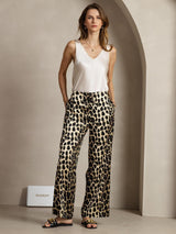 [Leopard] Woman wearing leopard print 19Momme silk wide-leg pants with drawstring waist and side pockets 005