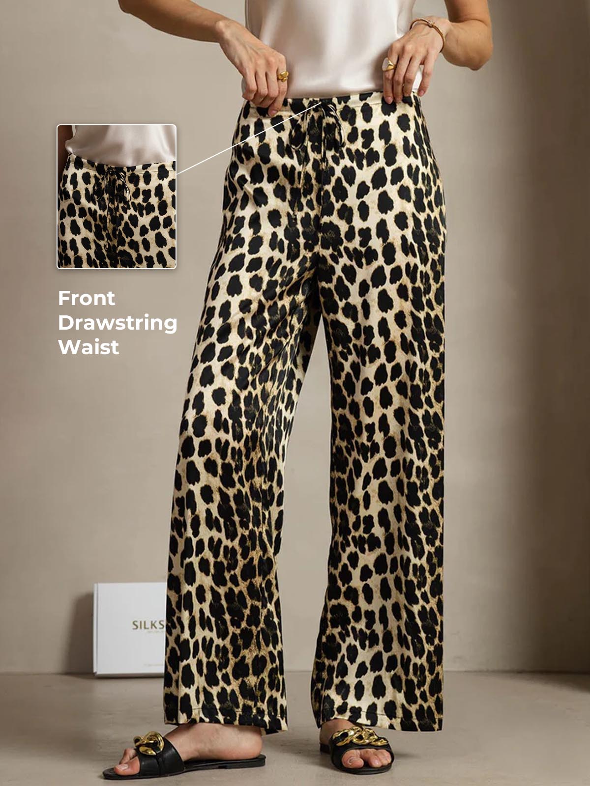 [Leopard] Leopard print 19Momme silk wide-leg pants with front drawstring waist on model 002