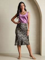 [Leopard] Model wearing 19Momme mulberry silk leopard print straight skirt with purple silk camisole 007